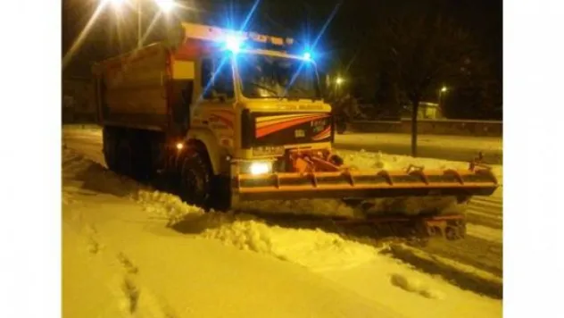 İncesu'da kar temizleme ve yol açma çalışmaları sürüyor