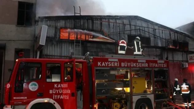 İtfaiye, yangına 50 personel ile müdahale etti