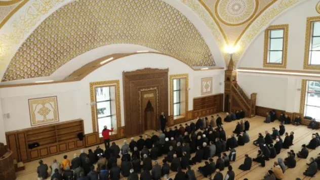 Müşerref-İsmail Yapıcı Cami ibadete açıldı