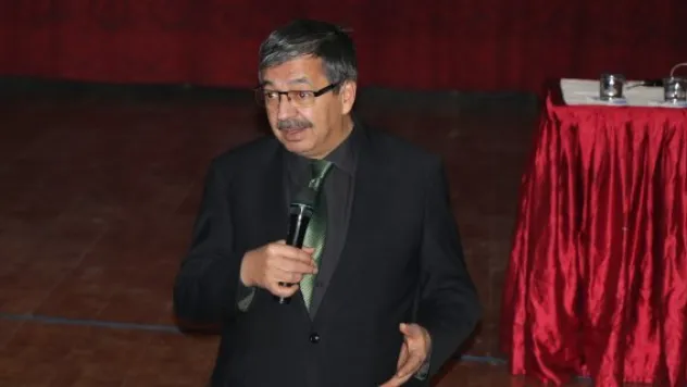 Yazar Hayati İnanç öğretmenlerle buluştu 