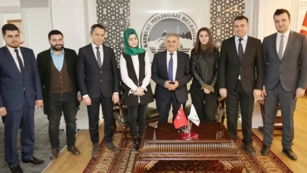 AK Parti Gençliği Başkan Büyükkılıç'ı ziyaret etti