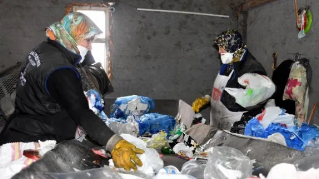 Atıklar, kadın eliyle geri dönüşüme kazandırılıyor