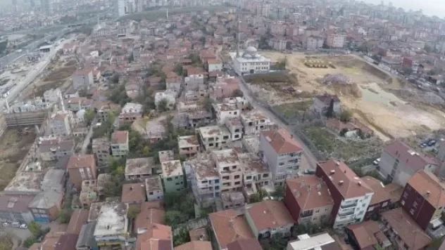 'Bakanlığımız mecburiyetten müteahhitliğe başladı'