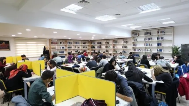 Büyükşehir'in kütüphane hizmeti takdir topluyor