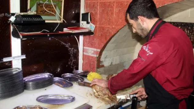 Kelle paça lezzeti ile birlikte şifa dağıtıyor