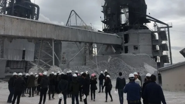 NNYÜ öğrencileri kireç fabrikasında