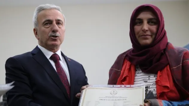 Okuma yazma seferberliğinde sertifikalar verildi