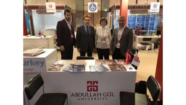 Rektör Sabuncuoğlu Yükseköğretim zirvesine katıldı 