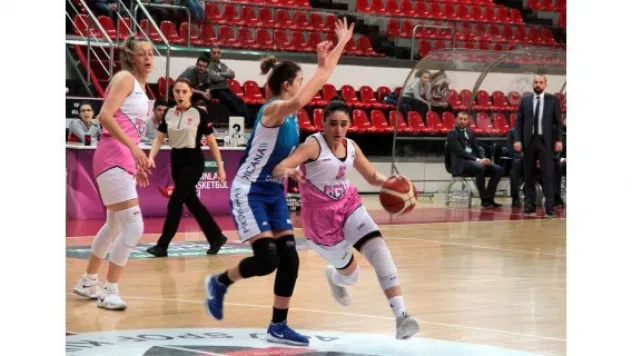 AGÜ Spor galibiyeti hatırladı: 74-63