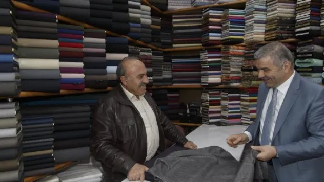 Başkan Çelik esnafları ziyaret etti