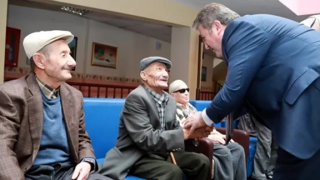Başkan Palancıoğlu Huzurevini ziyaret etti