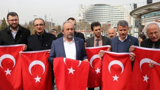 Eğitim Bir-Sen'den harekata 'Türk bayraklı' destek