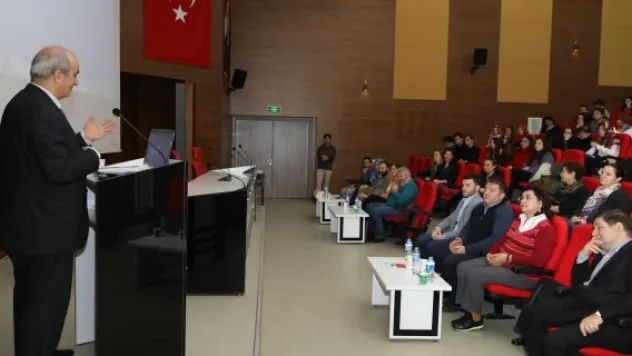 ERÜ'de Çağdaş Rus Edebiyatı anlatıldı