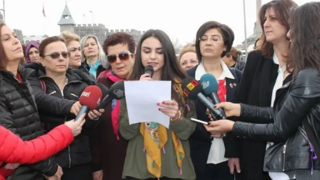 Kadınlar 8 Mart için alanlardaydı