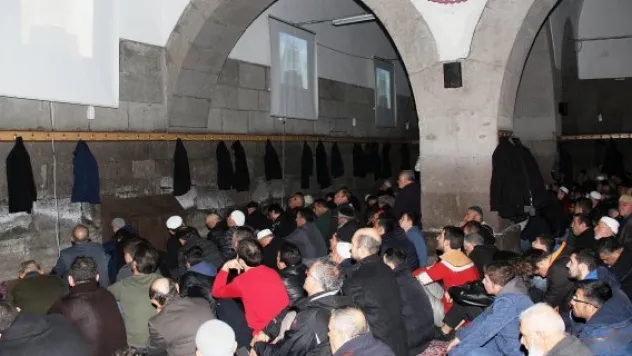 Mehmetçik vurulduğunda değil unutulduğunda ölür