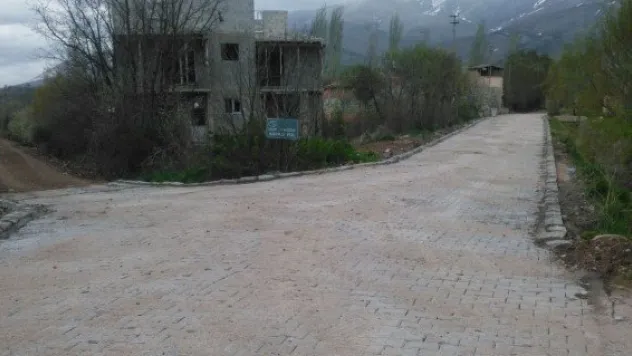 Develi'de yollar parkeye kavuşuyor