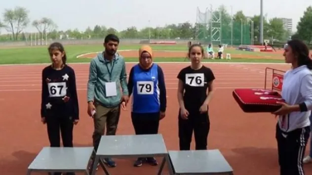 Görme engelli sporculardan madalya yağmuru