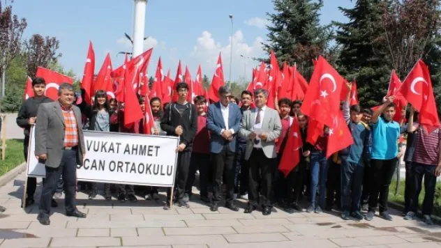 Ortaokul öğrencileri şehitler için hatim indirdi