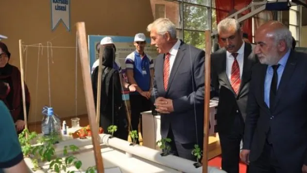 TÜBİTAK 4006 Sergisi açıldı