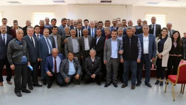 Vali Kamçı muhtarlarla buluştu