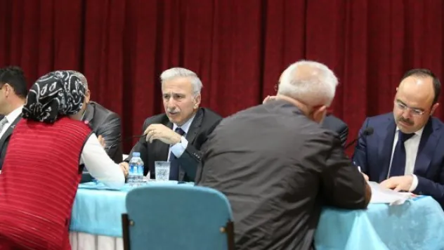 Vali Kamçı vatandaşlarla buluştu