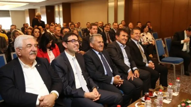 'AVM'lerin açılması raslantı değil'