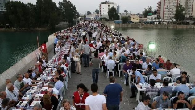 Kızılay aşevleri 2 milyon kap yemek dağıtacak
