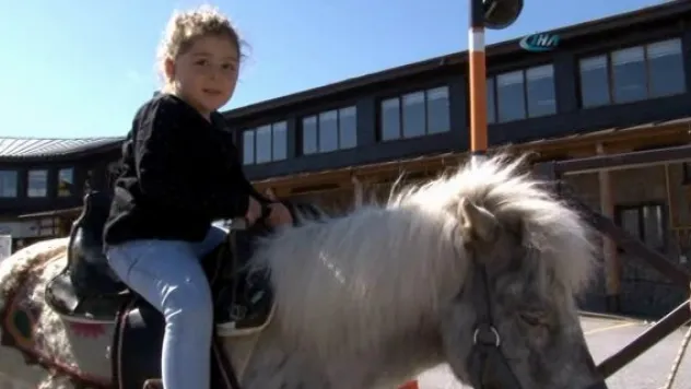 Erciyes'te atlı safari turlarına yoğun ilgi