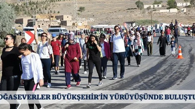 Doğaseverler Büyükşehir'in yürüyüşünde buluştu
