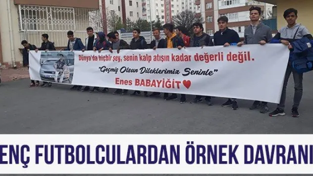 Genç futbolculardan örnek davranış