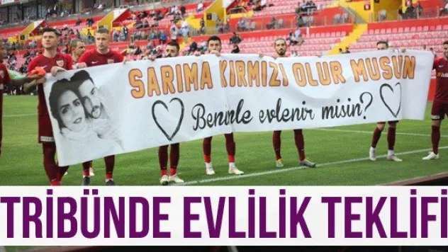 Tribünde evlilik teklifi
