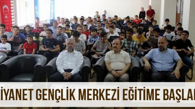 Diyanet Gençlik Merkezi eğitime başladı