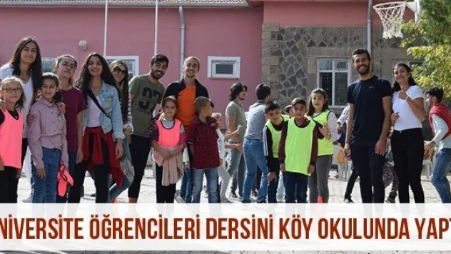 Üniversite öğrencileri dersini köy okulunda yaptı