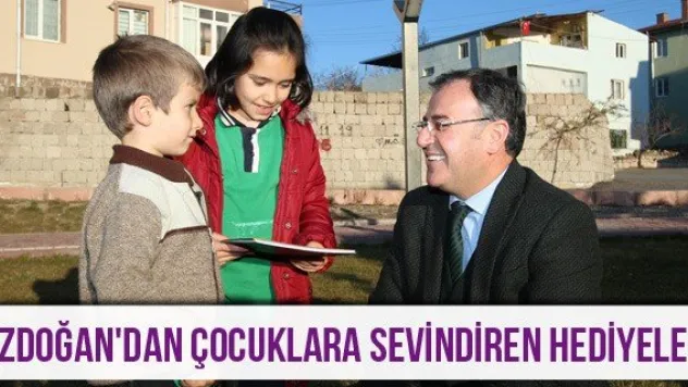 Özdoğan'dan çocuklara sevindiren hediyeler