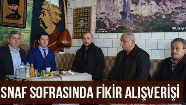 Esnaf Sofrasında Fikir Alışverişi