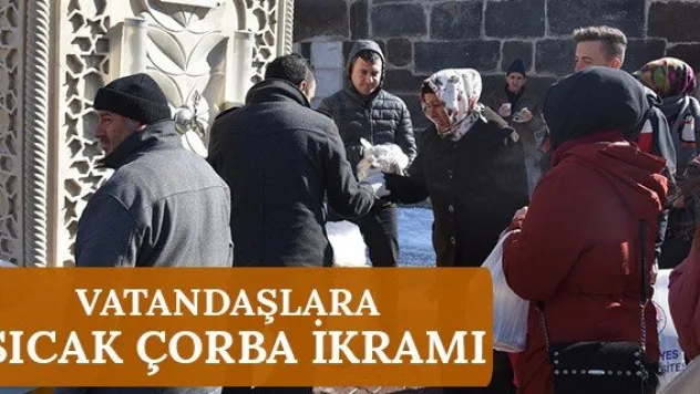 Vatandaşlara Sıcak Çorba İkramı