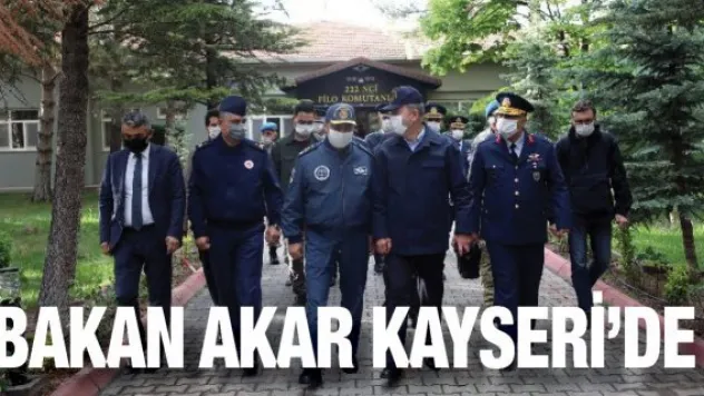 Bakan Akar, Kayseri'deki 12'nci Hava Ulaştırma Üs Komutanlığı'nda İncelemelerde Bulundu