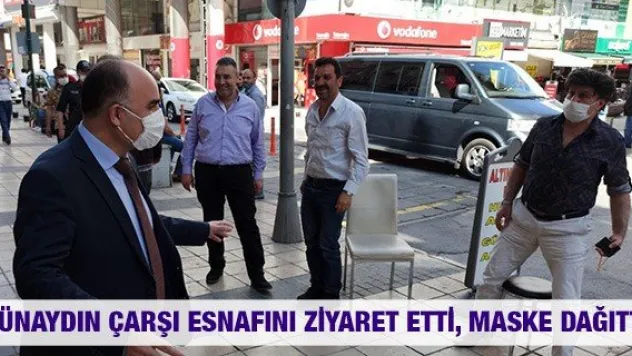 Vali Günaydın çarşı esnafını ziyaret etti, maske dağıttı