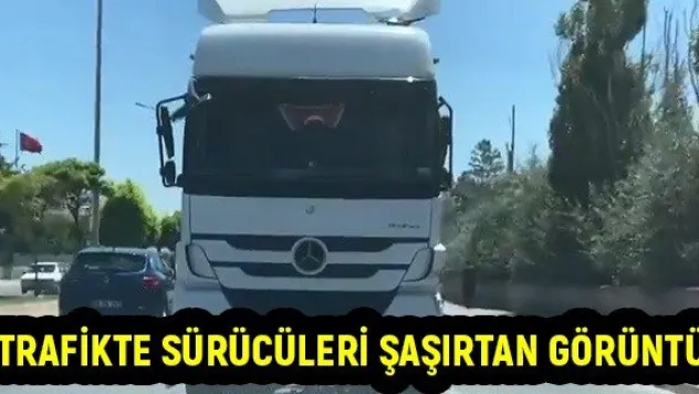 Trafikte sürücüleri şaşırtan görüntü