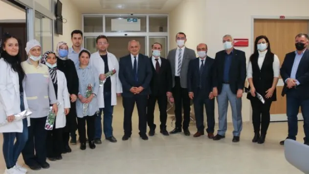 BAŞKAN ÖZTÜRK DÜNYA DİŞ HEKİMLERİ GÜNÜNÜ KUTLADI