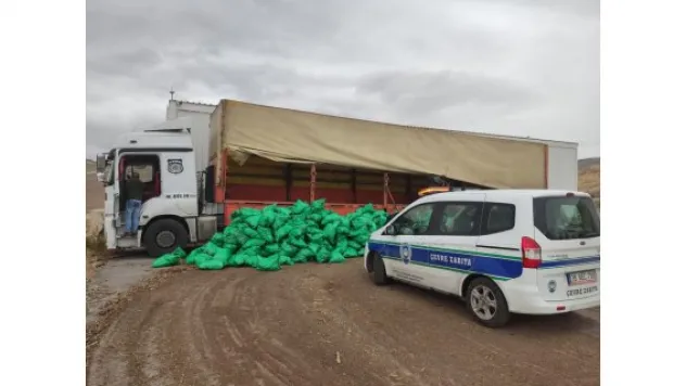 BÜYÜKŞEHİR ÇEVRE ZABITASI, 12 TON KAÇAK KÖMÜR ELE GEÇİRDİ