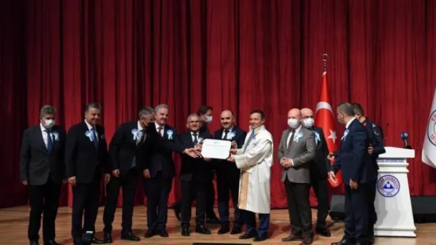 ERÜ, YÖKAK'dan Tam Akreditasyon Belgesi Aldı