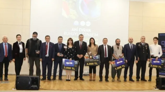 FOTOĞRAF YARIŞMASINDA DERECEYE GİRENLERE ÖDÜLLERİ VERİLDİ