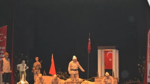 'Gelibolu Bir Ölür Bin Diriliriz' Tiyatro Oyunu Sahne Aldı
