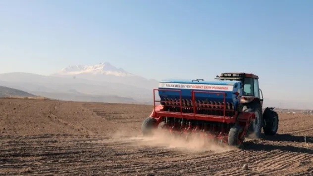 TALAS'TA TARIMSAL FAALİYETLER HIZ KESMİYOR