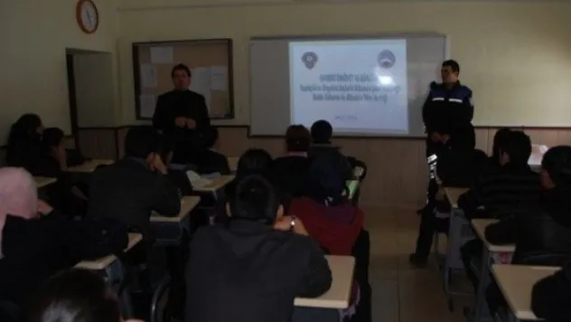 219 Öğrenciye Uyuşturucu Madde Bağımlılığı Ve Kullanımı Anlatıldı 