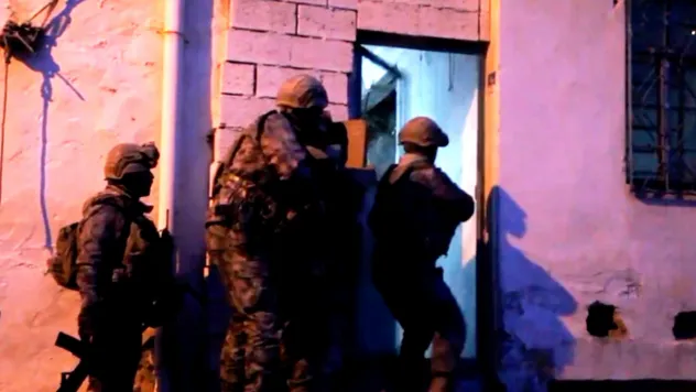 250 polis ile Şehit İbrahim Birol-1 Operasyonu: 44 kişi yakalandı