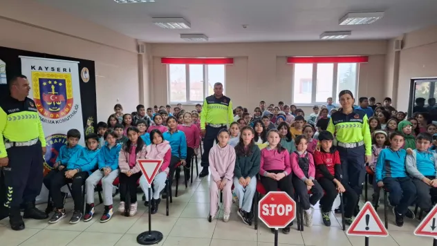 255 öğrenciye trafik güvenliği eğitimi