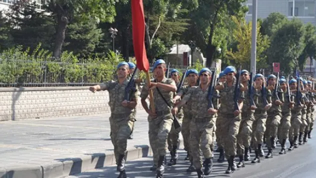 30 Ağustos provası Cumhuriyet Meydanı'nda yapıldı