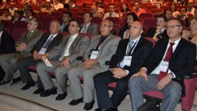 Ɖ. Ulusal Laboratuar Hayvanları Bilimi Kongresi' Başladı 